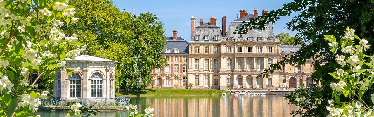 Hôtels Fontainebleau Campanile