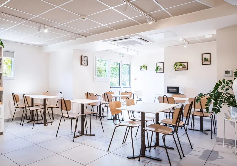 Hotel-Première-Classe-Annecy-salle-petit-déjeuner