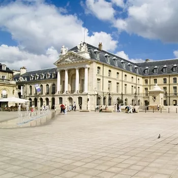 hôtels Campanile Musée des Beaux-Arts de Dijon - Palais des ducs et des Etats de Bourgogne