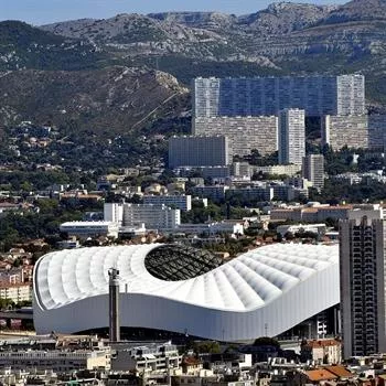 hôtels kyriad marseille orange velodrome